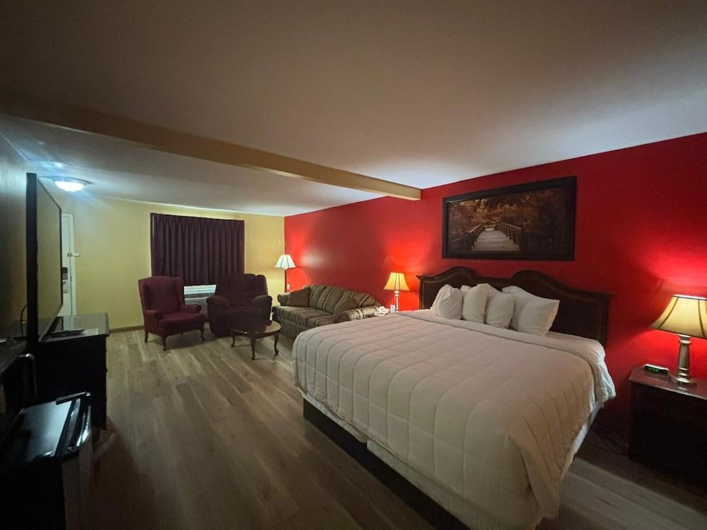 Economy Inn & Suites 3