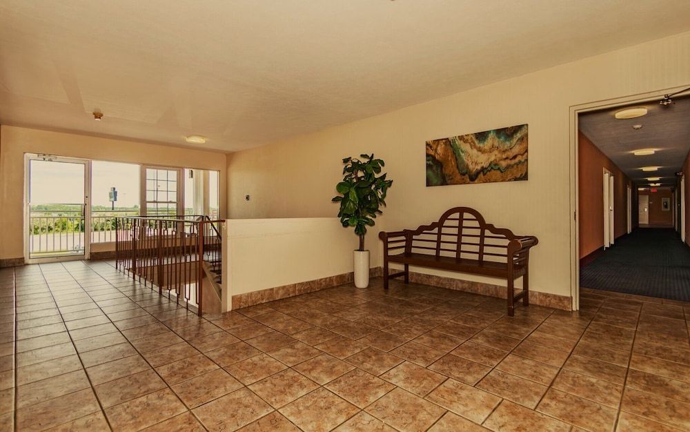 Americas Best Value Inn Austinburg 3