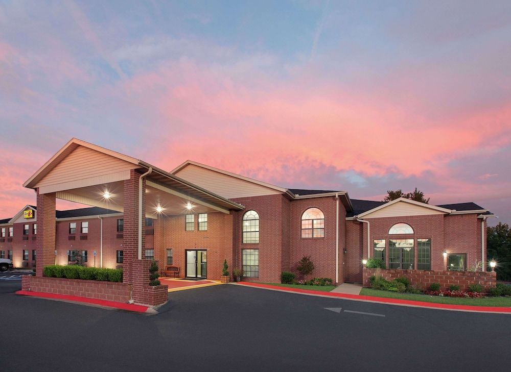 Super 8 by Wyndham Lowell/Bentonville/Rogers Area 2 estrellas en Lowell