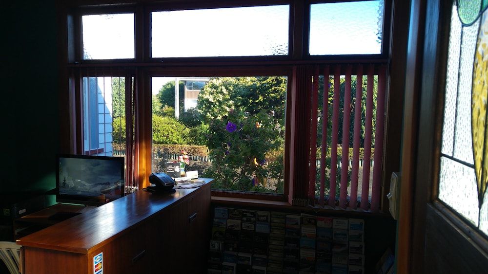 Redwood Lodge Motel 3