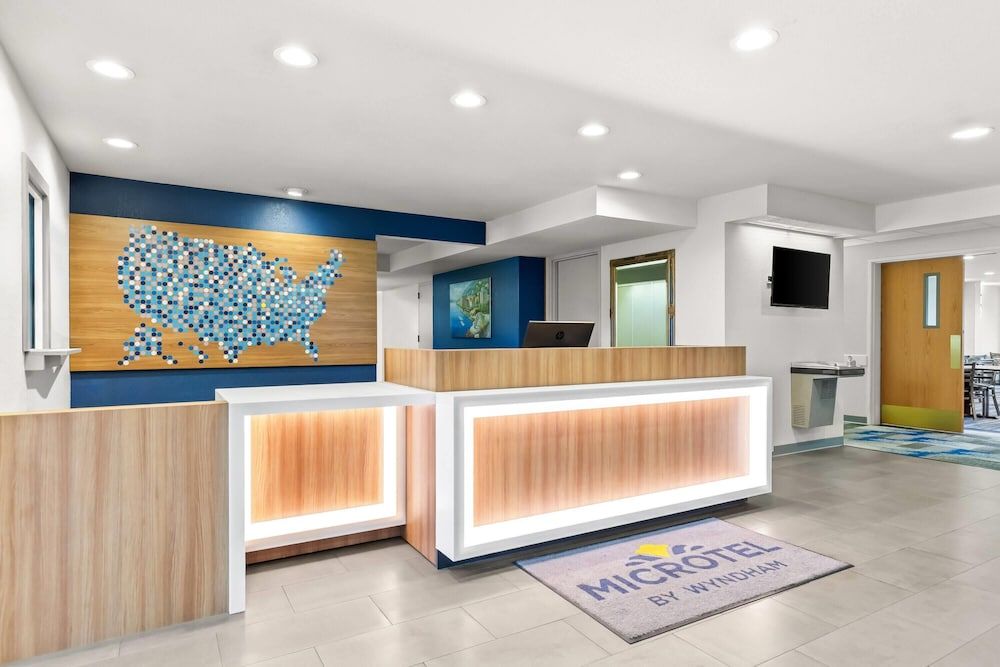 Microtel Inn & Suites by Wyndham Sainte Genevieve 2