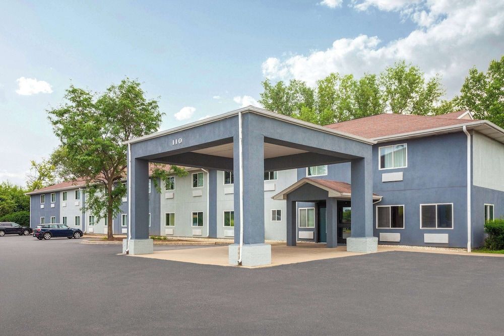Super 8 by Wyndham McHenry/Fox Lake Area 1 estrellas en McHenry