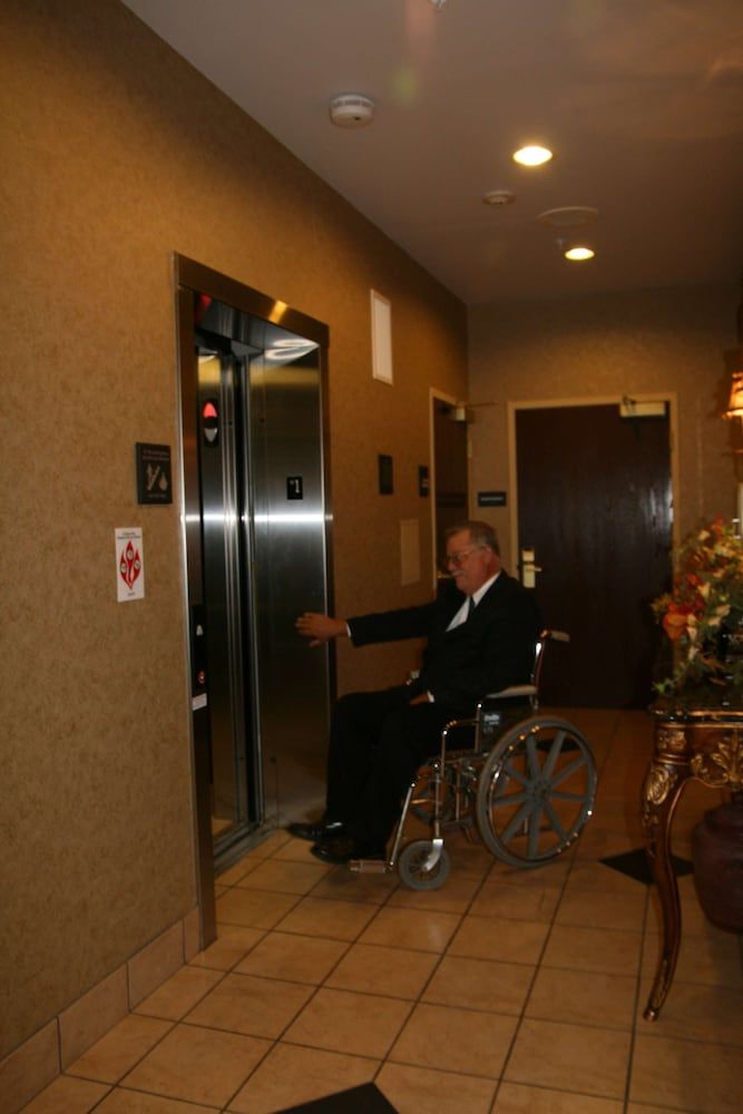 Hampton Inn Marshall 2