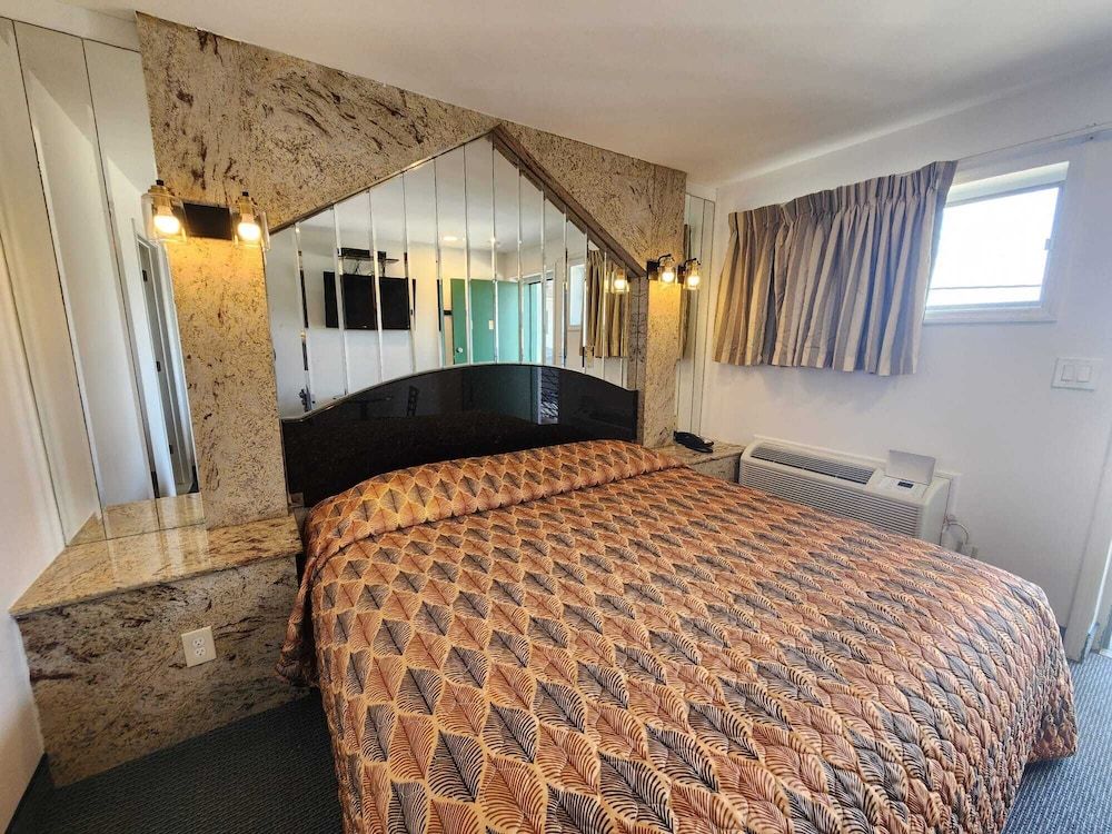 Domino Motel 3