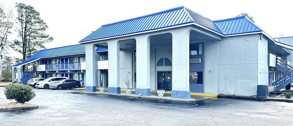 Rodeway Inn & Suites Plymouth Hwy 64 2 estrellas en Plymouth