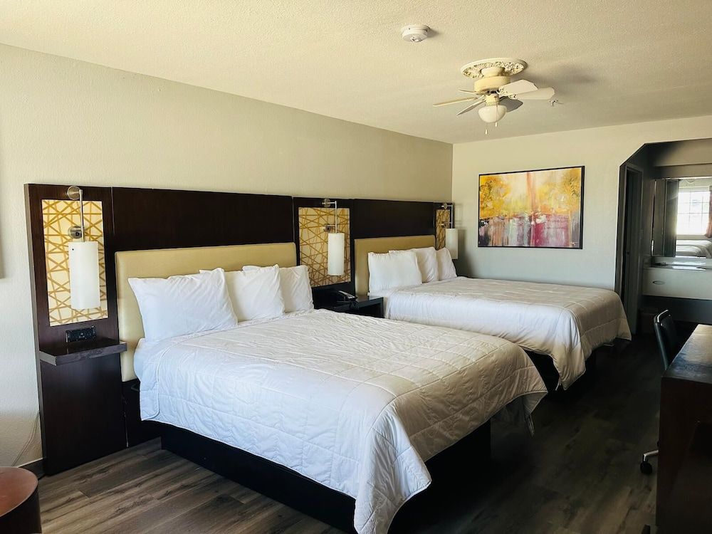 The Executive Inn & Suites 2