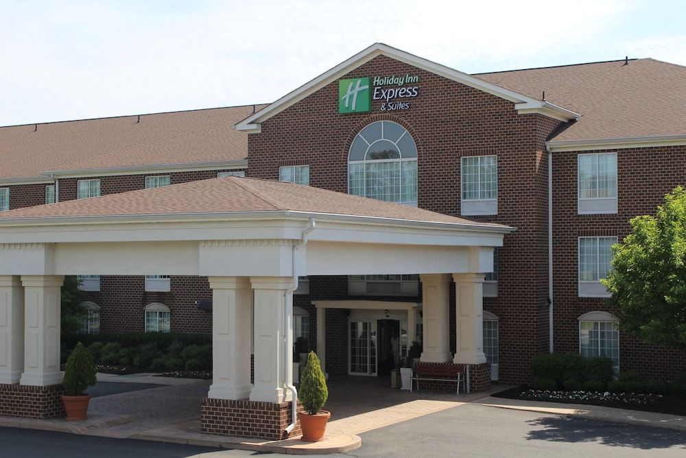 Holiday Inn Express Hotel & Suites Warrenton by IHG 4 estrellas en Warrenton
