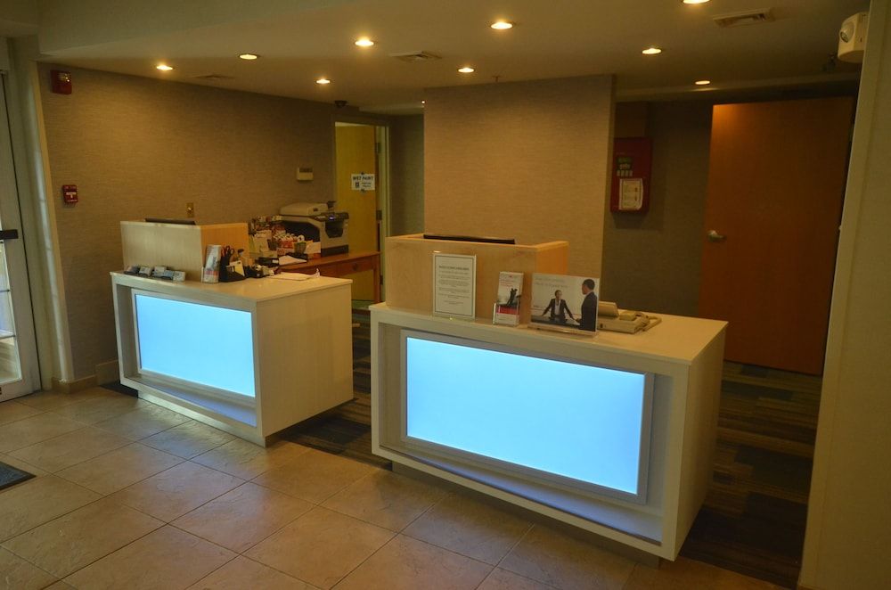 Holiday Inn Express Hotel & Suites Warrenton by IHG 3