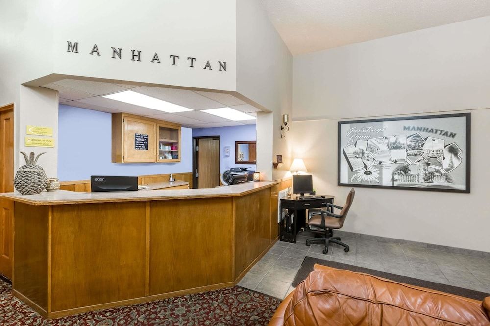 Super 8 by Wyndham Manhattan KS 2
