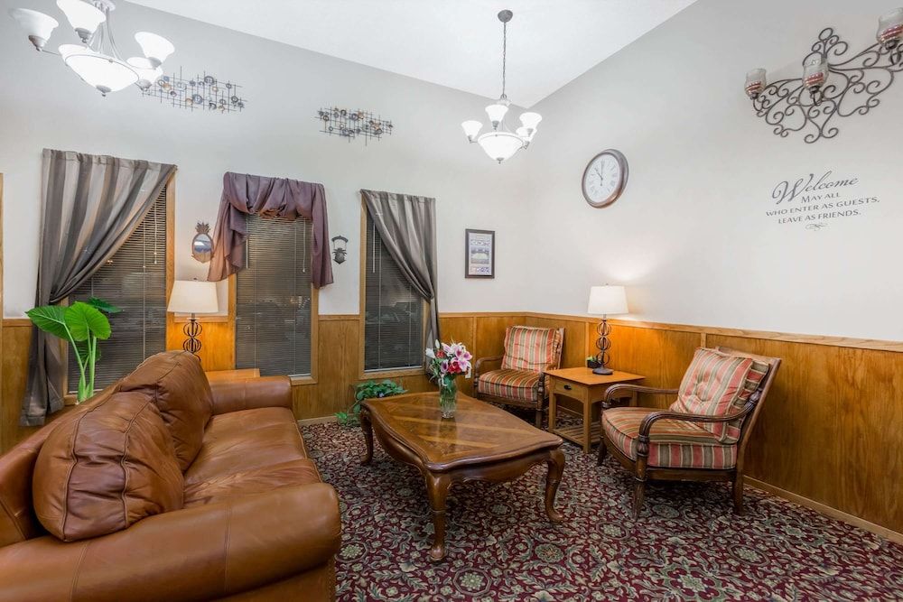 Super 8 by Wyndham Manhattan KS 3