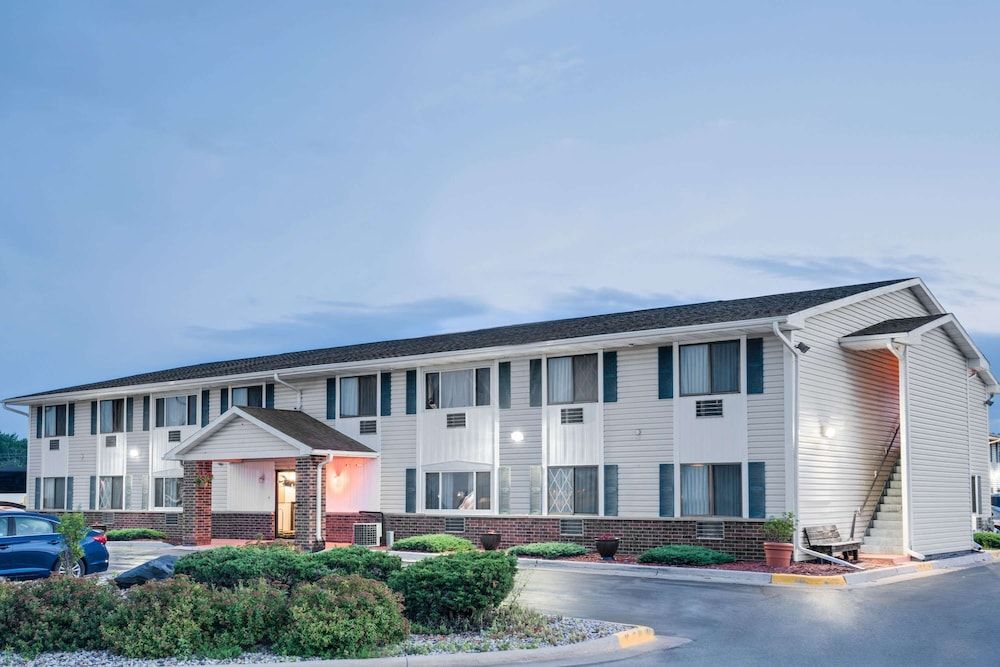 Super 8 by Wyndham Tomah Wisconsin 2 estrelas em Tomah