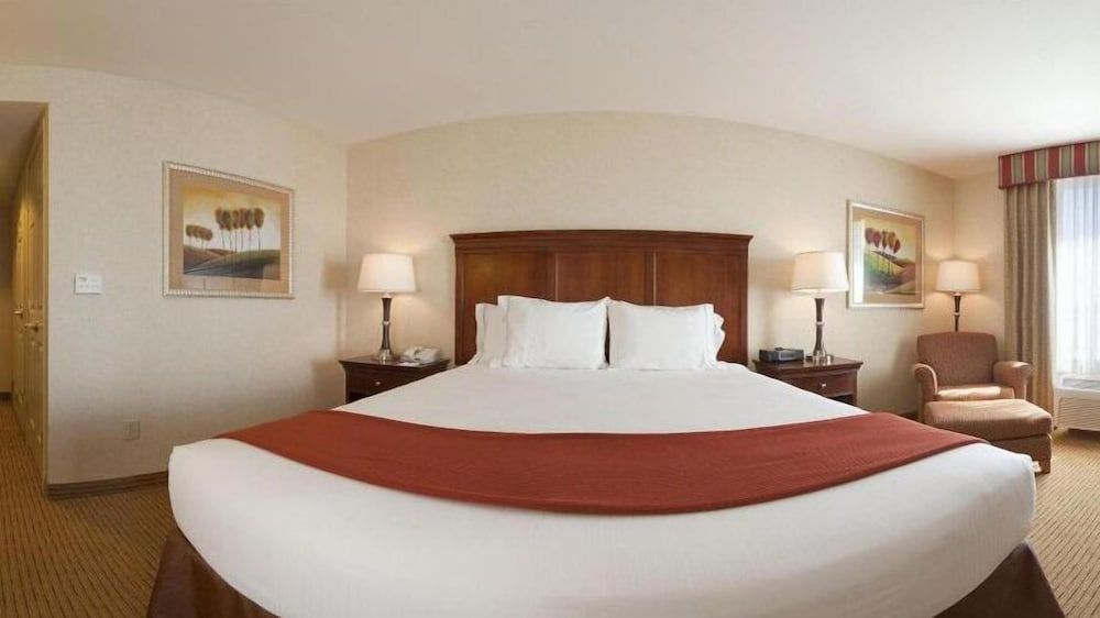 Holiday Inn Ex Ste Porterville by IHG 3