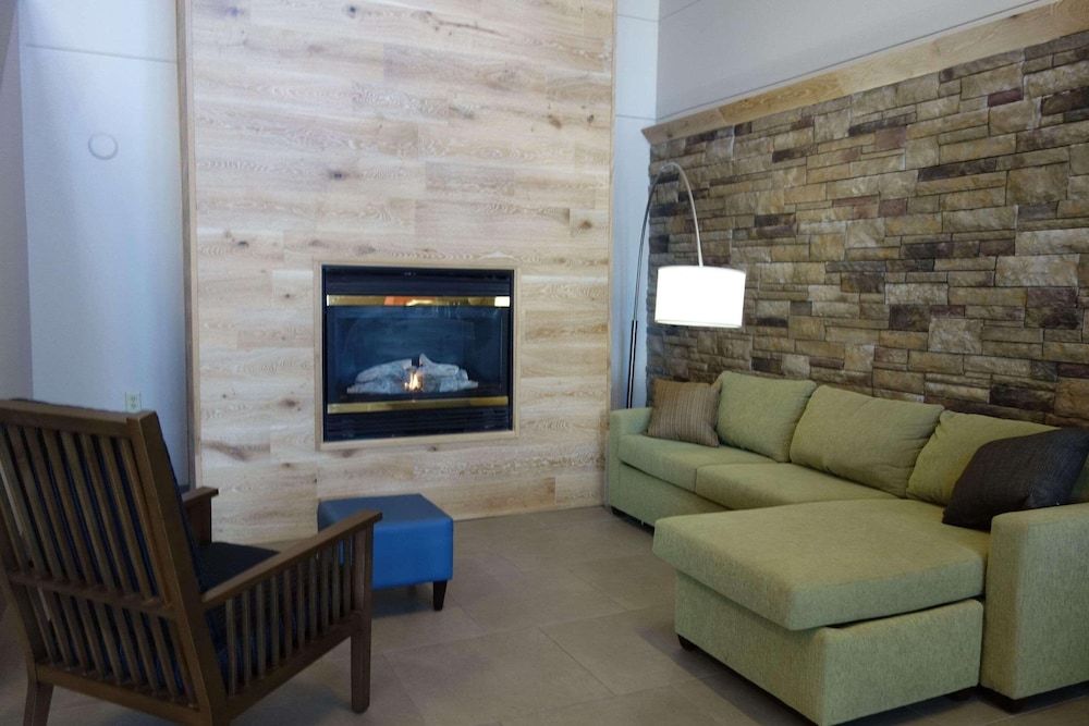 Country Inn & Suites by Radisson, Mason City, IA 2