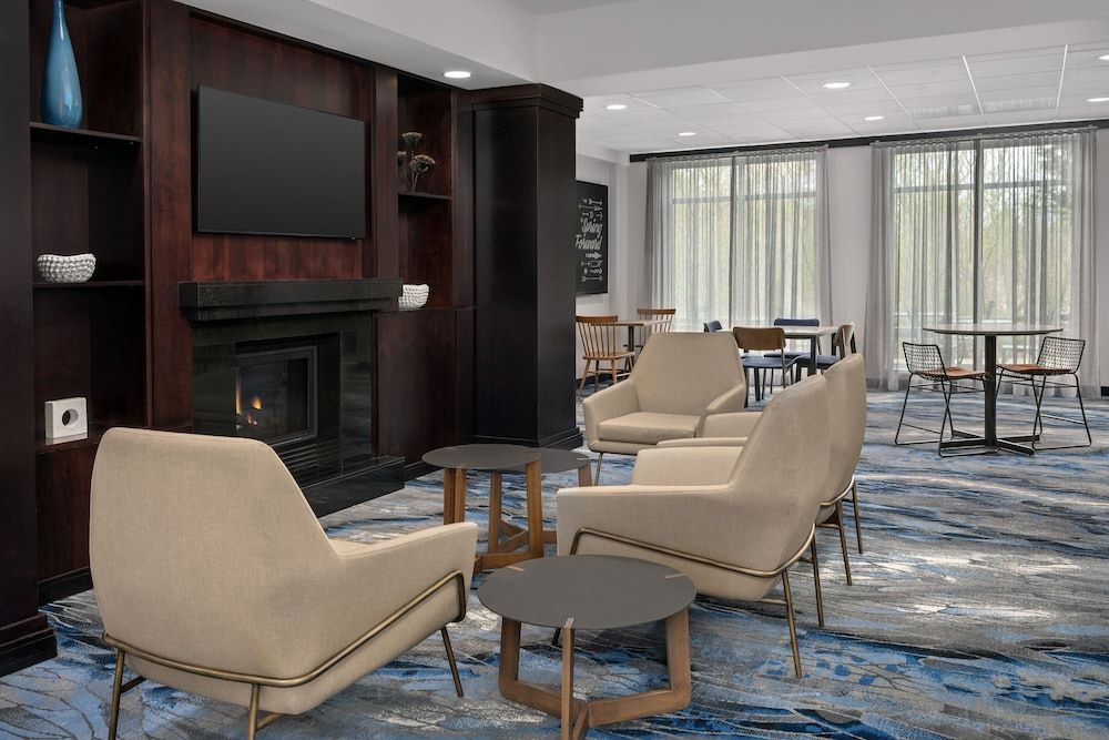 Fairfield by Marriott Inn & Suites Tacoma Puyallup 2
