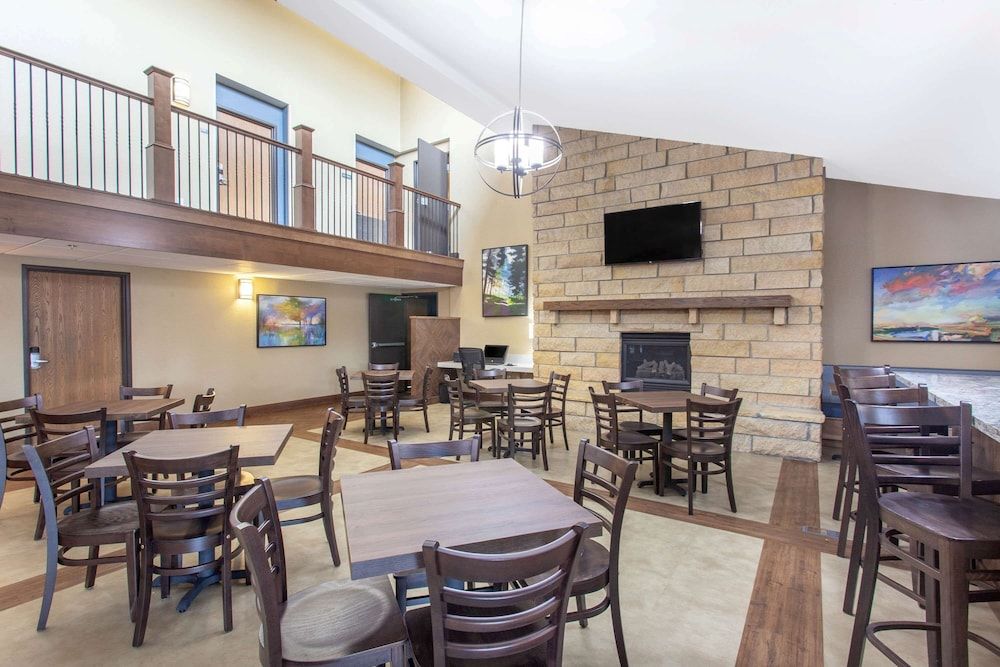 AmericInn by Wyndham Mankato Event Center 2