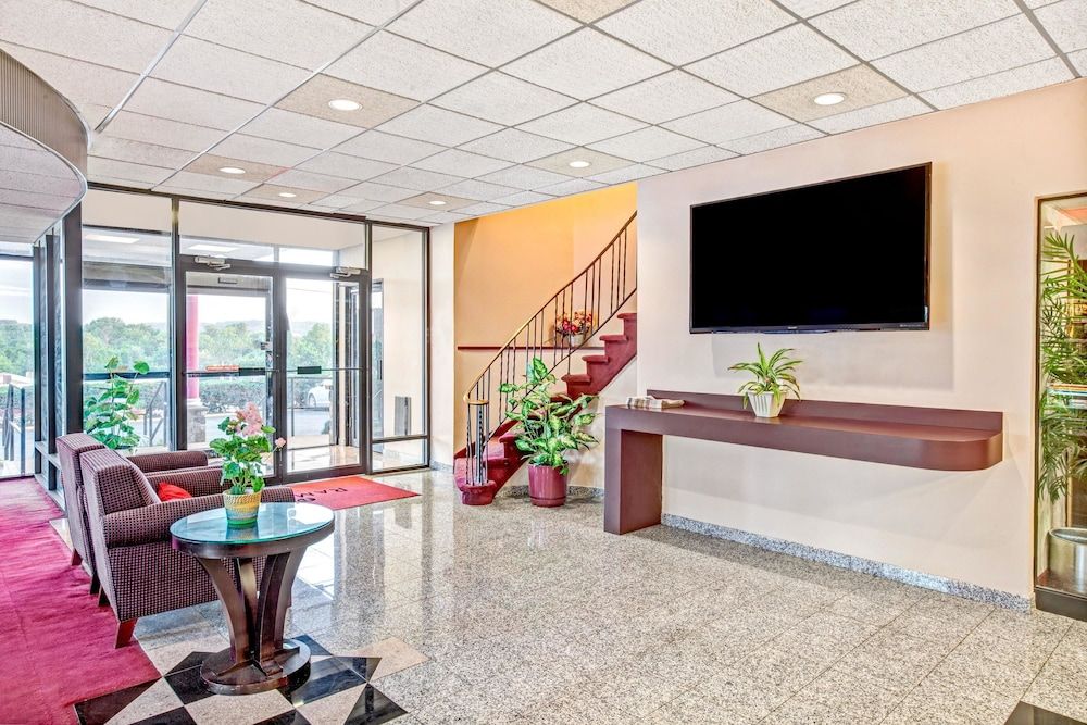 Ramada by Wyndham Rockaway 2