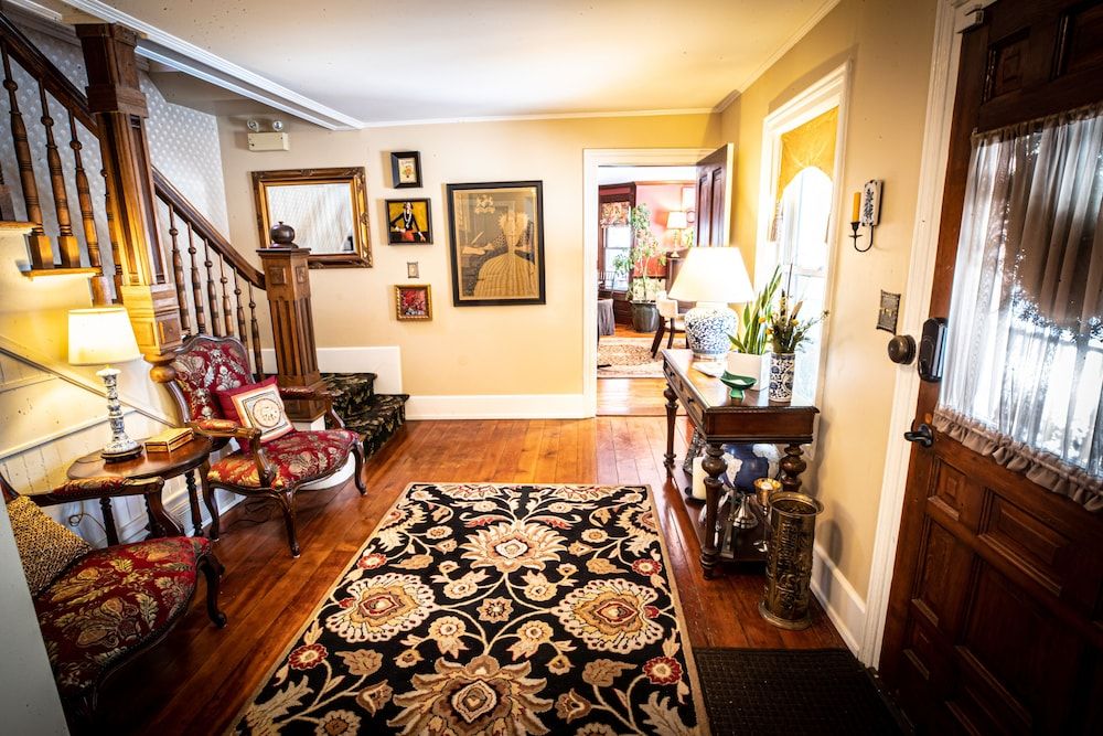 Twin Oaks Inn 2
