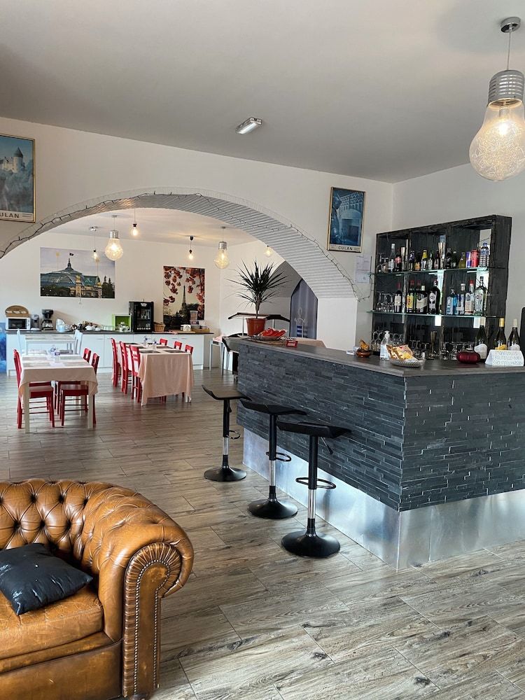 Hôtel Le Saint Amand 2 étoiles à Saint-Amand-Montrond