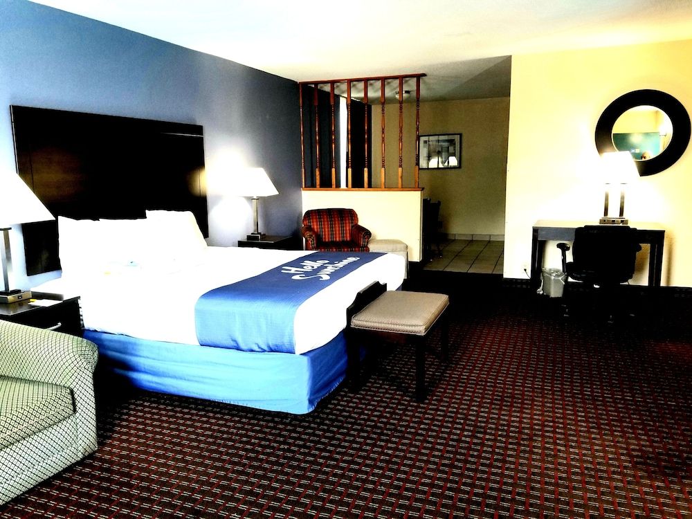 Days Inn by Wyndham Easley/Greenville/Clemson Area 3