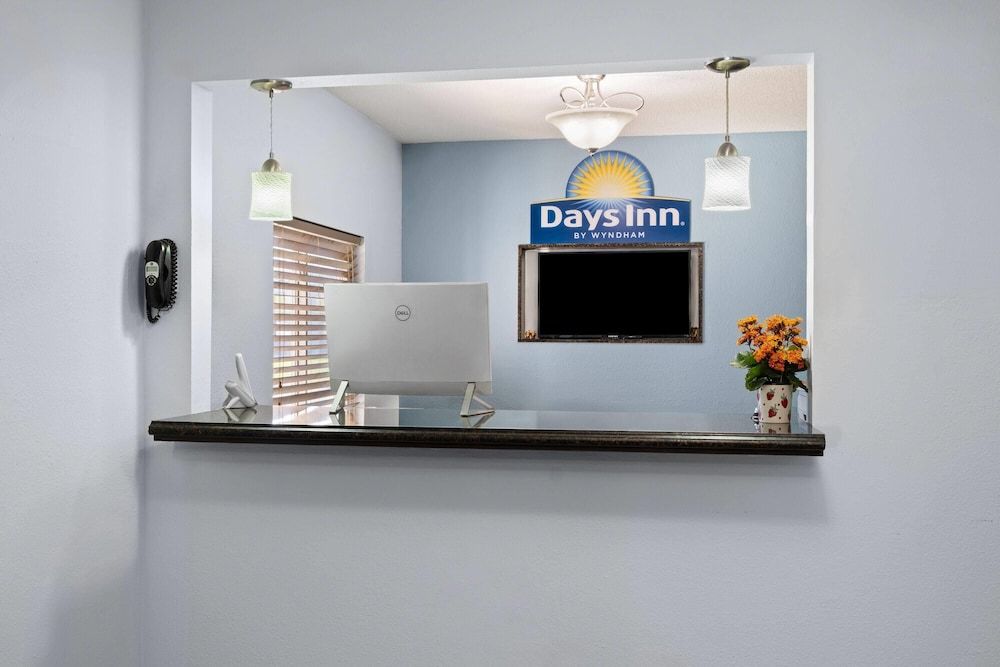 Days Inn by Wyndham Jamestown 2