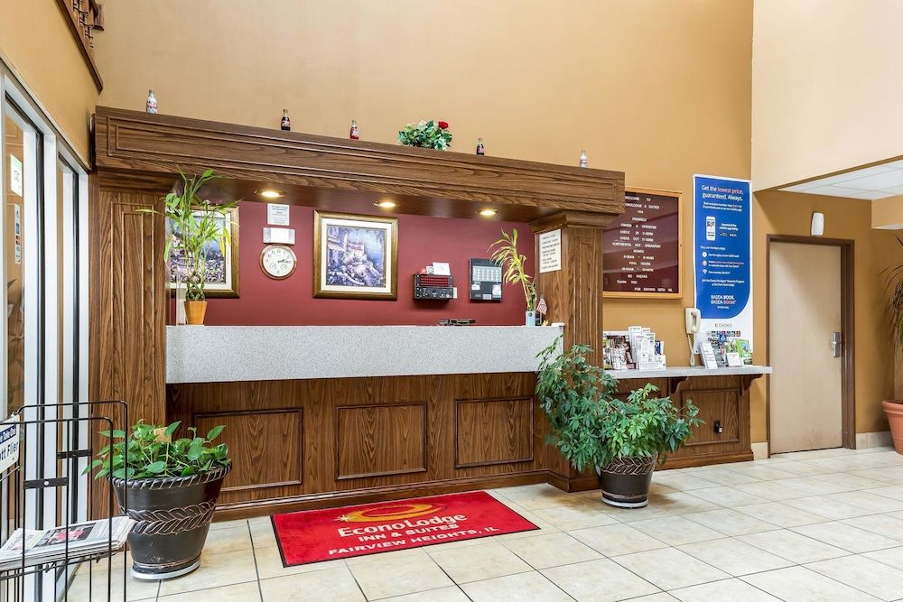Econo Lodge Inn & Suites Fairview Heights - St. Louis 3