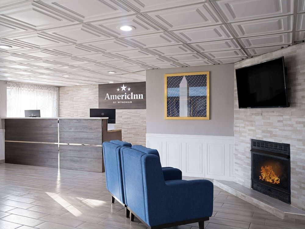 AmericInn by Wyndham Woodstock IL 2