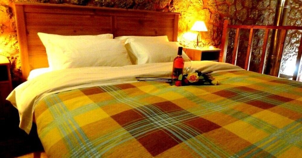 Paliokastro Guesthouse 2