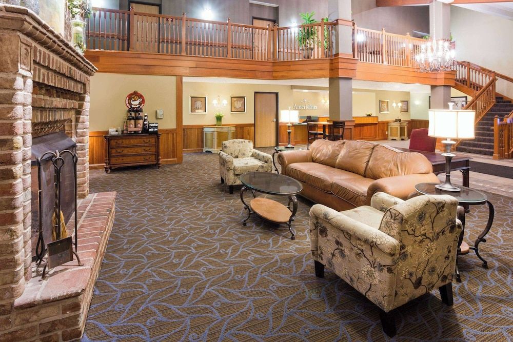 AmericInn by Wyndham Chanhassen 3