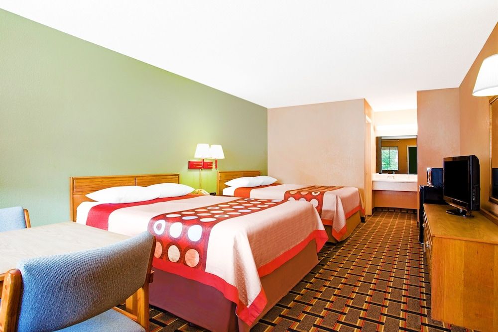 Americas Best Value Inn Darien 3