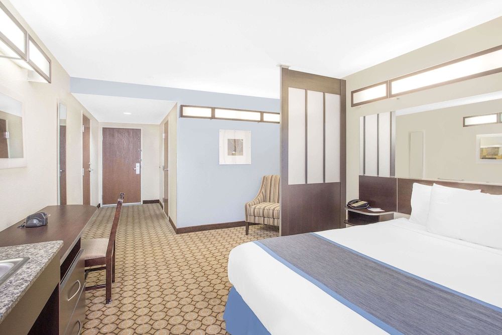 Microtel Inn & Suites by Wyndham San Angelo 3