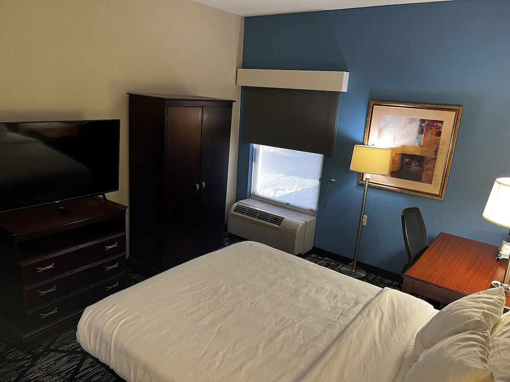 Baymont by Wyndham Monroe Ohio 3