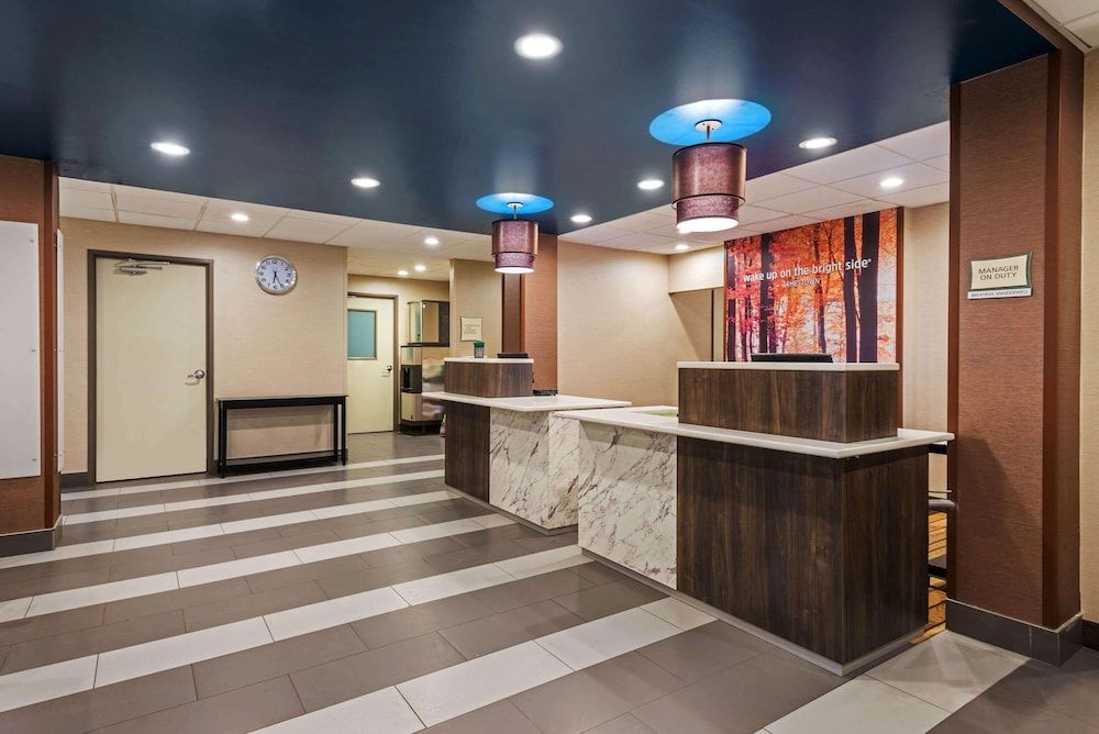 La Quinta Inn & Suites by Wyndham Jamestown 3
