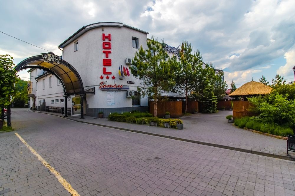 Hotel Galaktika 3 estrellas en Leópolis