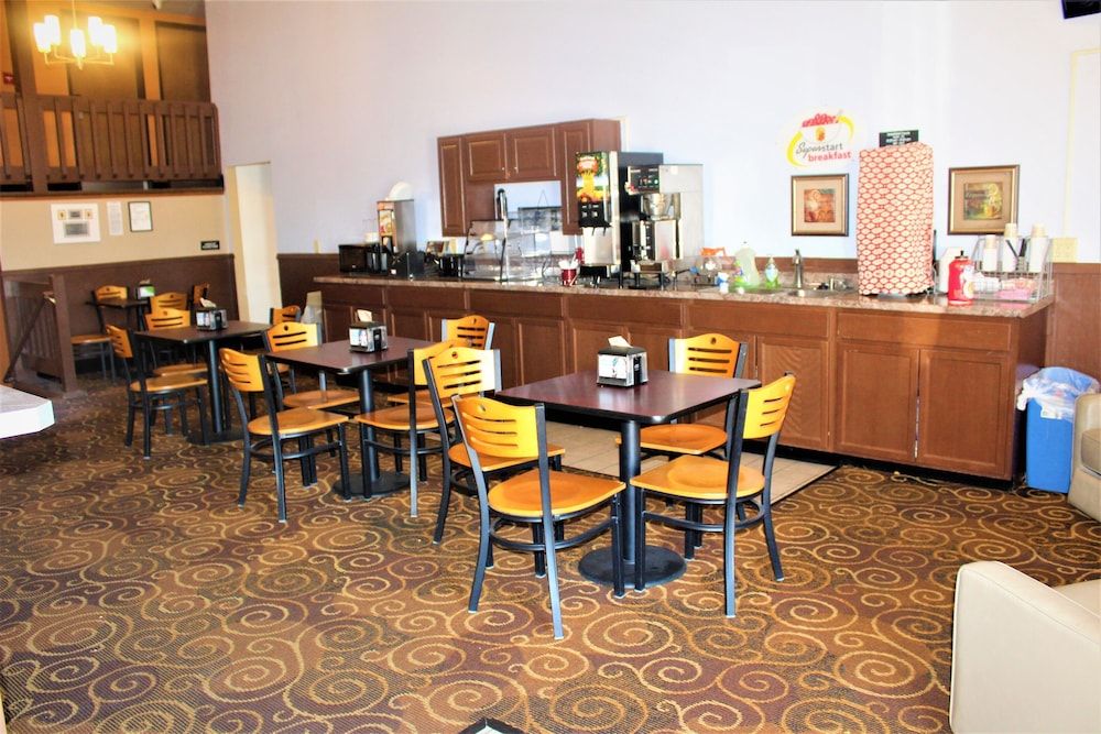 Super 8 by Wyndham Burlington 2 estrellas en Burlington