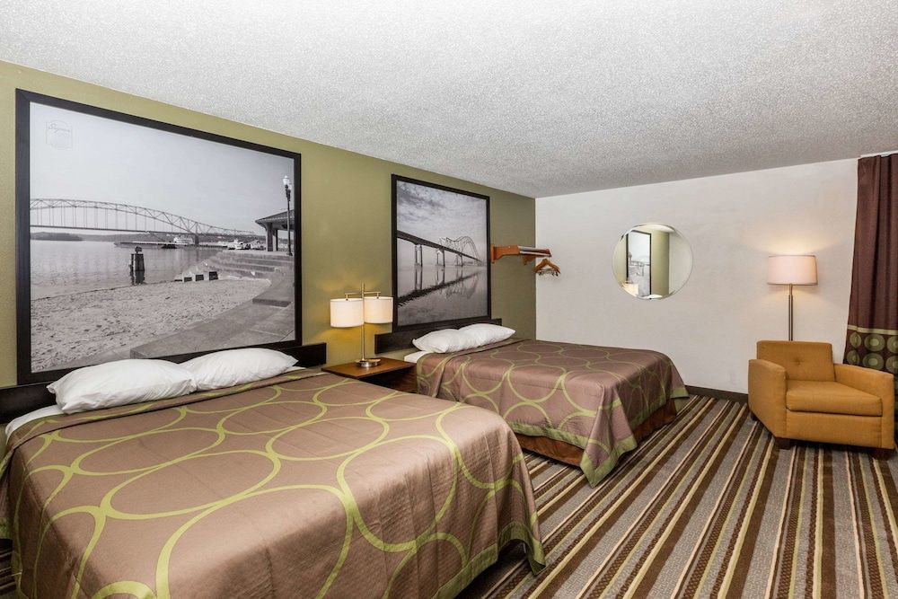 Super 8 by Wyndham Storm Lake 3