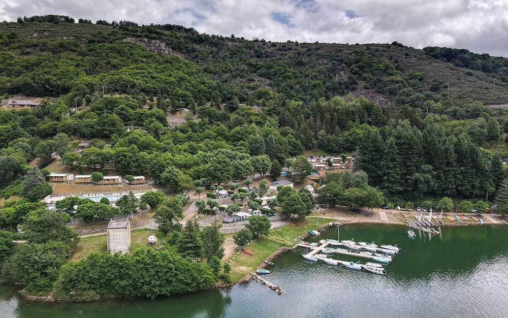 Camping Lac de Villefort 4 estrellas en Villefort