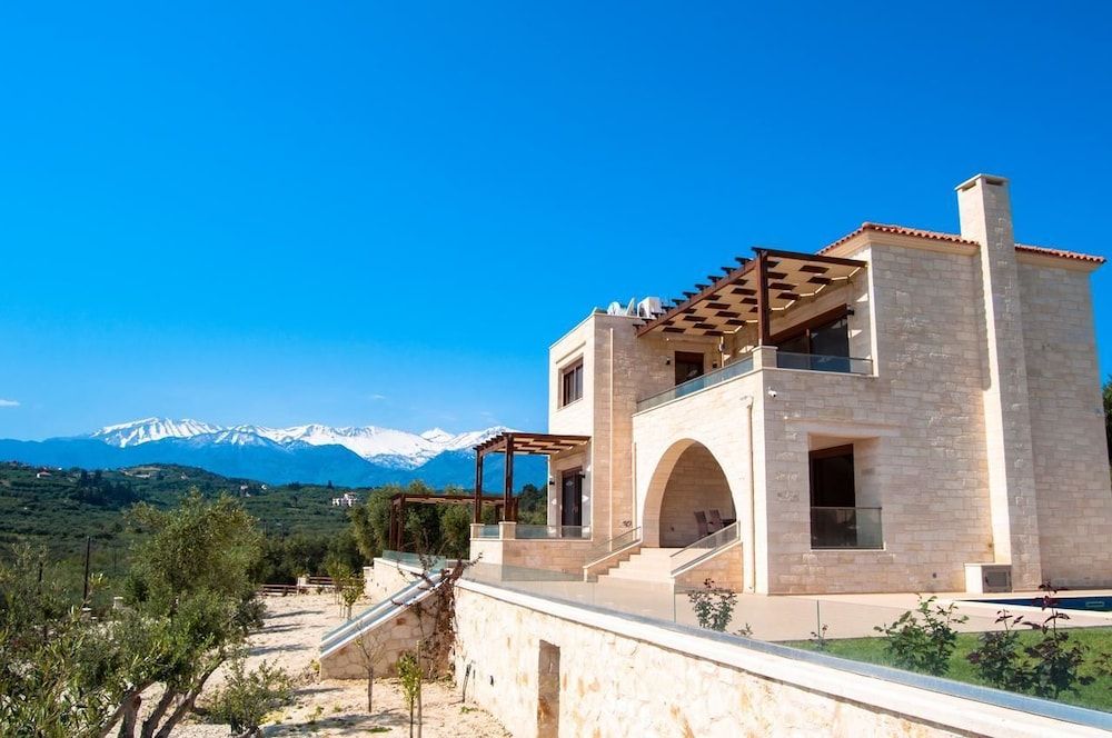 Levanta Luxury Stone Villa -1 estrellas en Kalyves