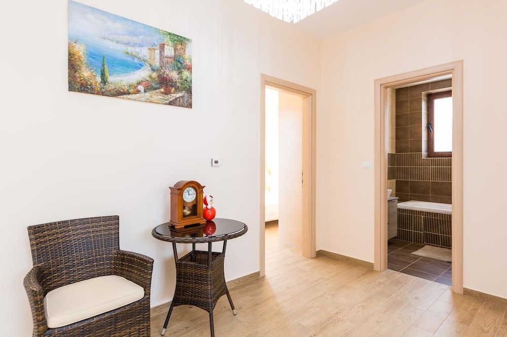 Levanta Luxury Stone Villa 2