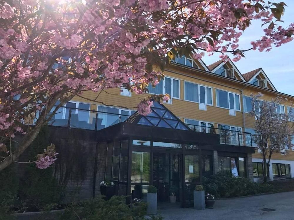 Alver Hotel AS 4 estrellas en Alversund