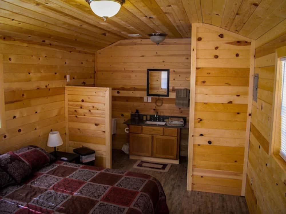 Zion's Cozy Cabins 3