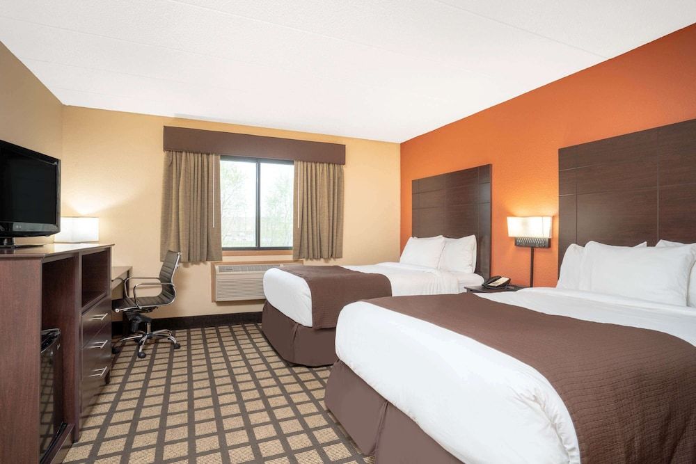 Baymont by Wyndham Lakeville 3