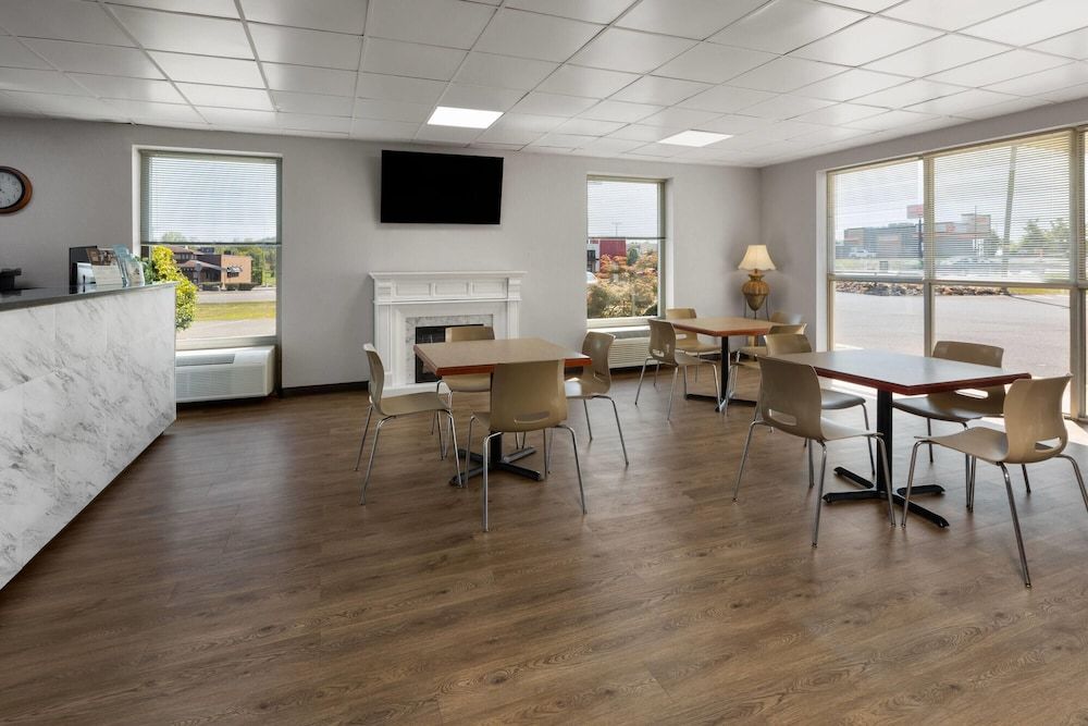 Days Inn by Wyndham Cambridge 3