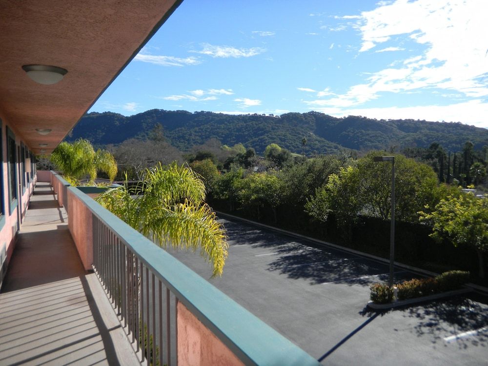 Oakridge Inn 2 estrellas en Oak View