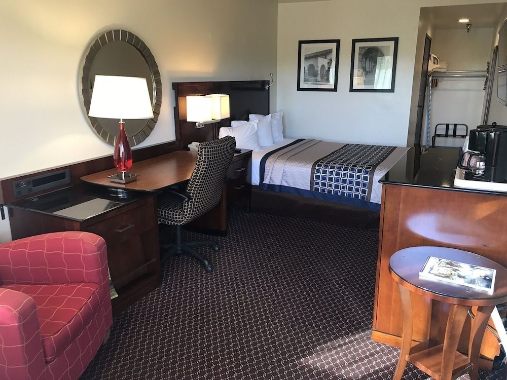Oakridge Inn 3
