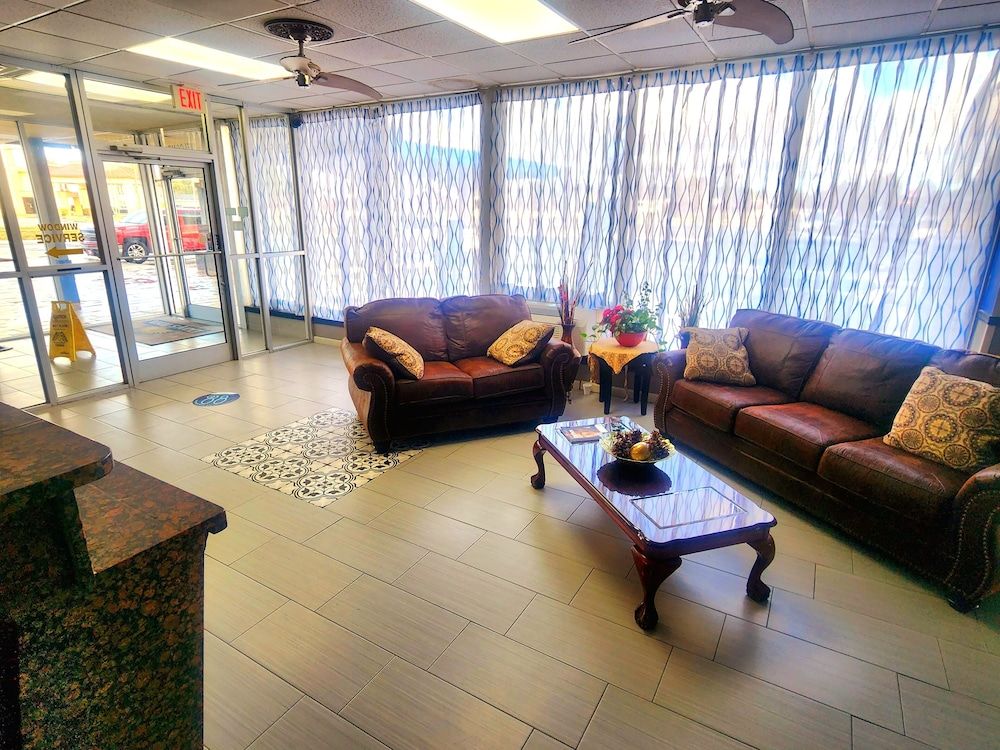 Days Inn by Wyndham Washington 3