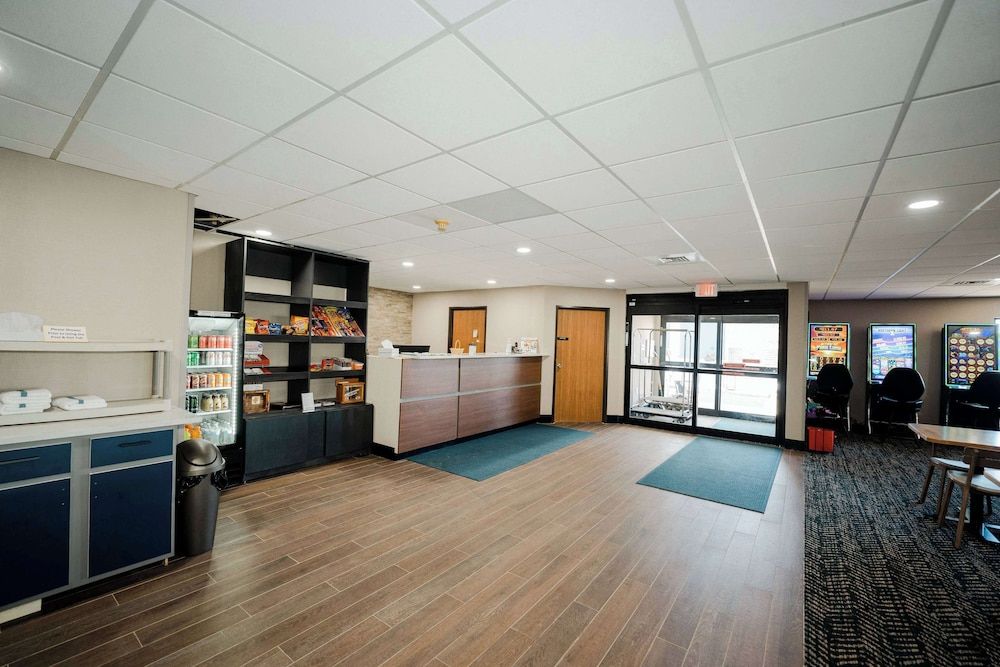 AmericInn by Wyndham Tomahawk 2