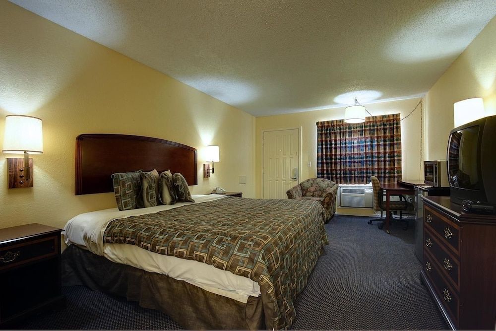 Americas Best Value Inn Comanche 3
