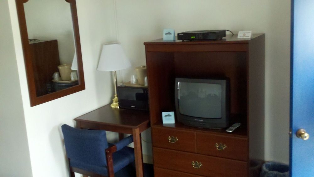 Four Oaks Lodging & RV Resort 3