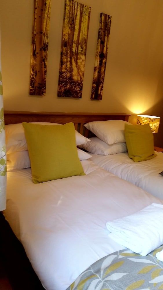 Tor Farm Lodge 2