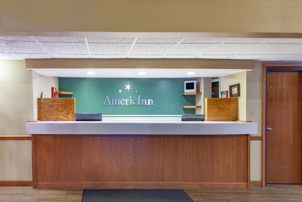 AmericInn by Wyndham Hutchinson 3